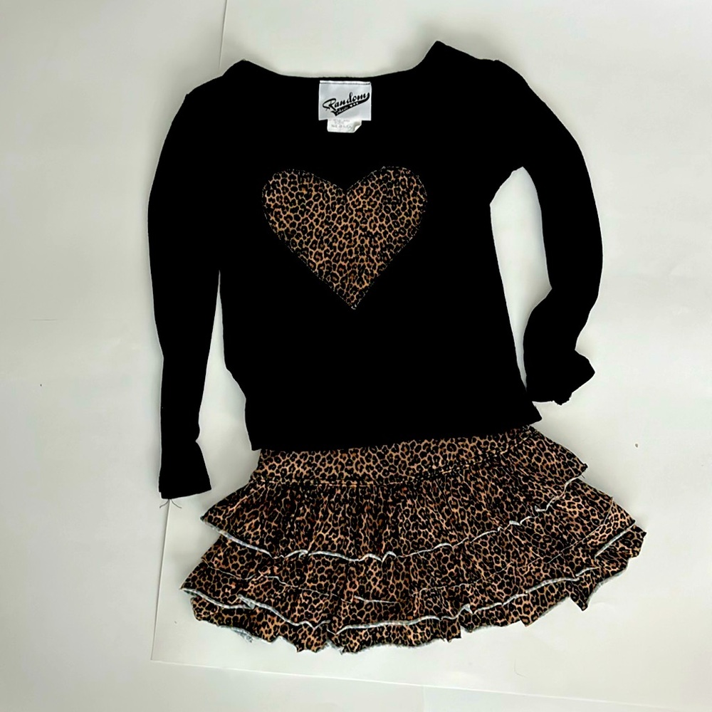 Super soft, leopard and heart skirt set.
